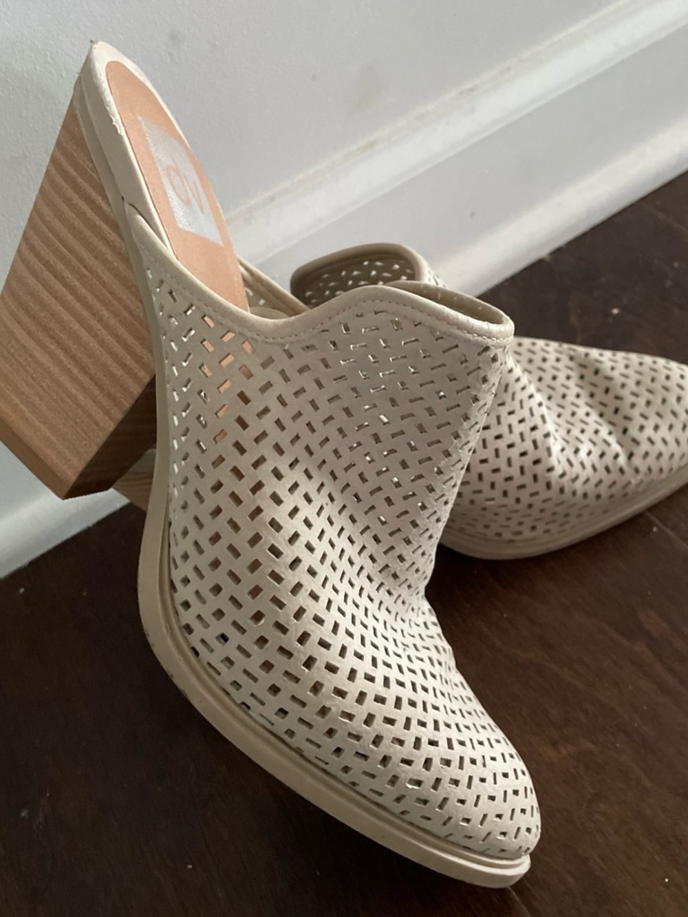 Dolce Vita Kenli Perforated Mule Booties Size8 Taupe Boho Casual Summer Vacation